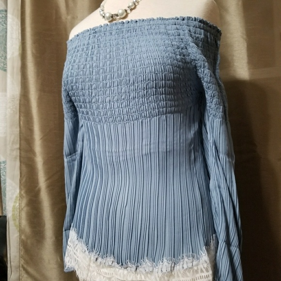 Willow & Clay Shirred Off the Shoulder Top - Picture 4 of 4